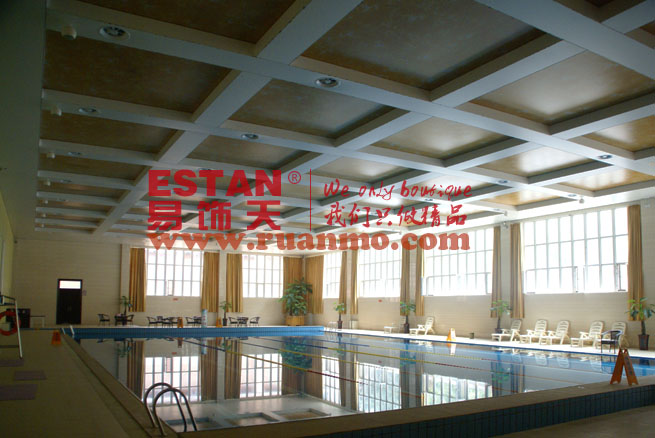 學(xué)校游泳館