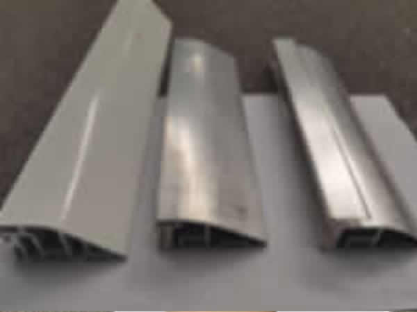 易飾天A級(jí)龍骨表面耐污染對(duì)比